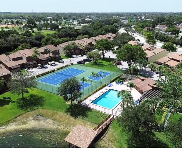 4182 S Pine Island Road, Davie, FL 33328