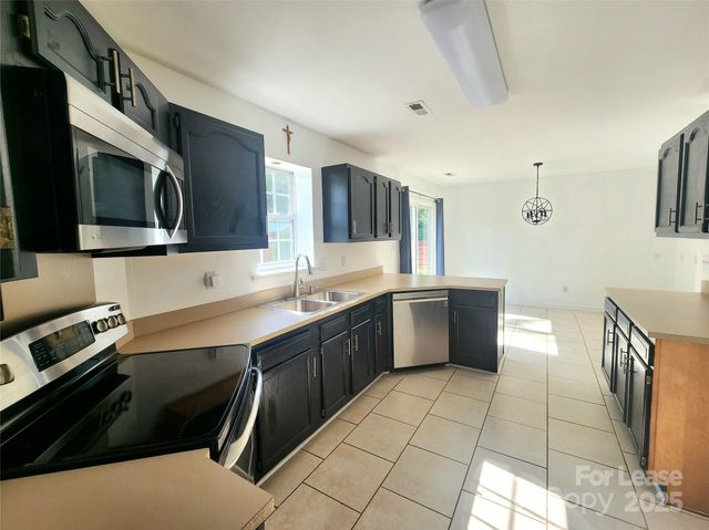 3108 Leicester Drive, Matthews, NC 28104