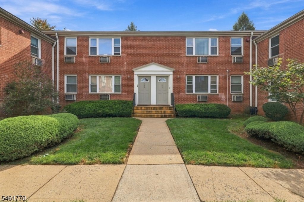 21 York Drive Apt 3B, Edison Twp., NJ 08817 — photo 2