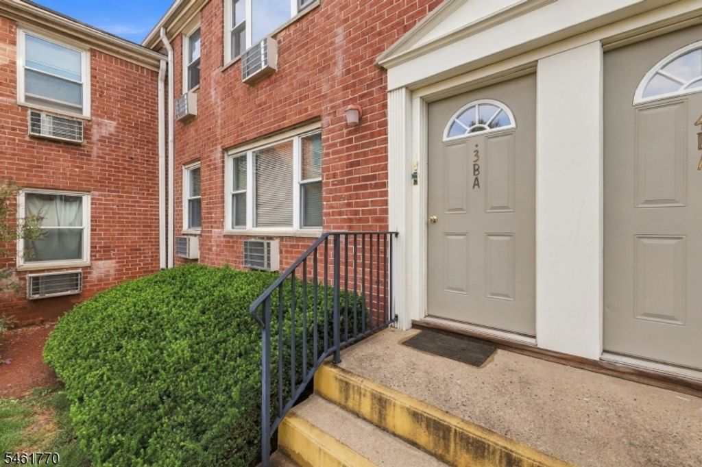 21 York Drive Apt 3B, Edison Twp., NJ 08817 — photo 3