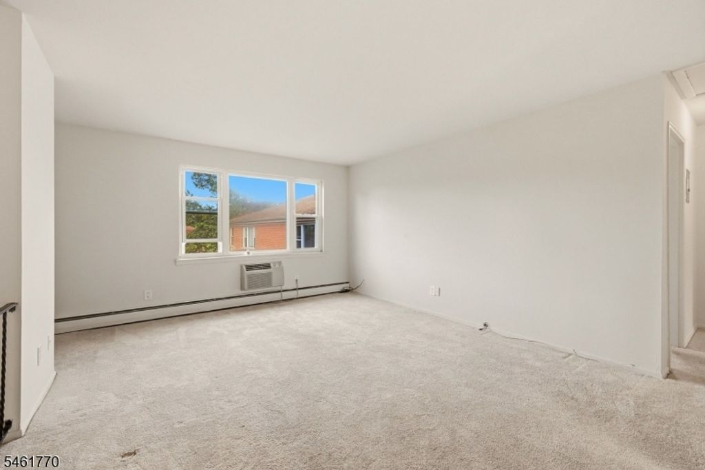 21 York Drive Apt 3B, Edison Twp., NJ 08817 — photo 4