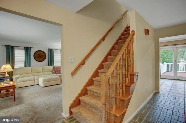 511 LARKSPUR LN, Chambersburg, PA 17202