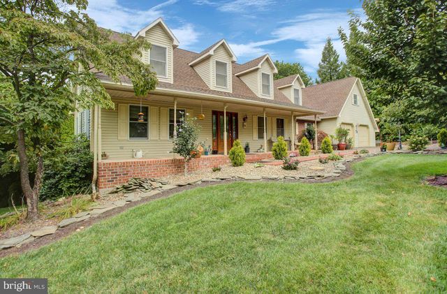 511 LARKSPUR LN, Chambersburg, PA 17202
