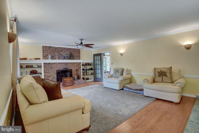 511 LARKSPUR LN, Chambersburg, PA 17202
