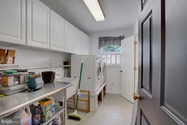 511 LARKSPUR LN, Chambersburg, PA 17202
