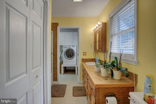 511 LARKSPUR LN, Chambersburg, PA 17202