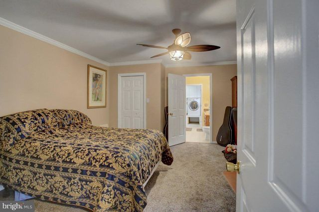 511 LARKSPUR LN, Chambersburg, PA 17202