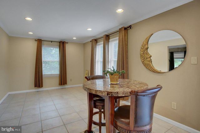 511 LARKSPUR LN, Chambersburg, PA 17202