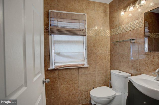 511 LARKSPUR LN, Chambersburg, PA 17202