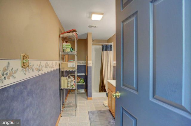 511 LARKSPUR LN, Chambersburg, PA 17202