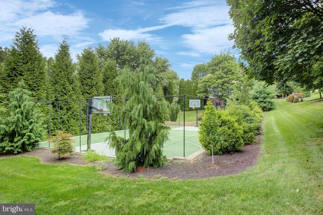 511 LARKSPUR LN, Chambersburg, PA 17202