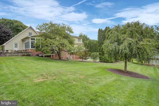511 LARKSPUR LN, Chambersburg, PA 17202