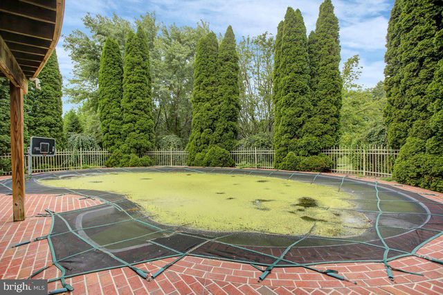 511 LARKSPUR LN, Chambersburg, PA 17202