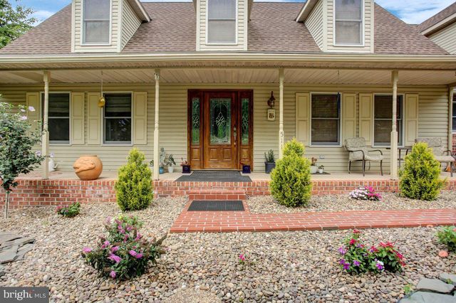 511 LARKSPUR LN, Chambersburg, PA 17202