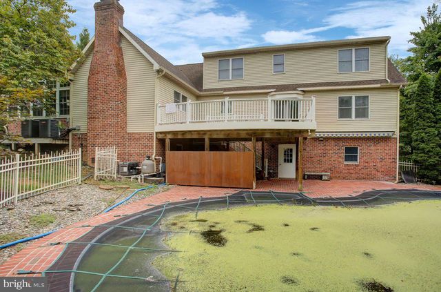 511 LARKSPUR LN, Chambersburg, PA 17202