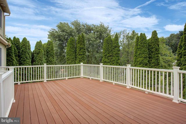 511 LARKSPUR LN, Chambersburg, PA 17202