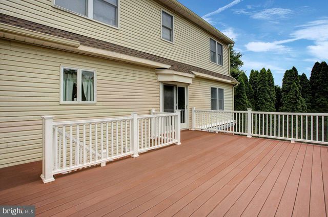 511 LARKSPUR LN, Chambersburg, PA 17202