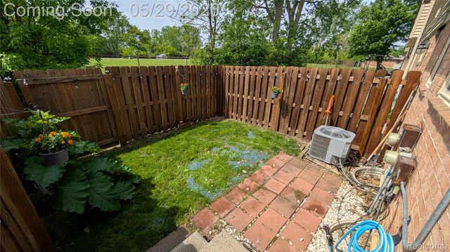 9792 Cornell, Taylor, MI 48180