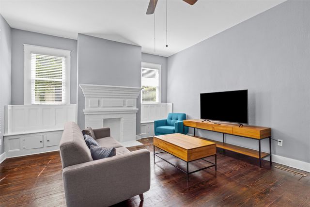 301 S Edgefield Avenue, Dallas, TX 75208