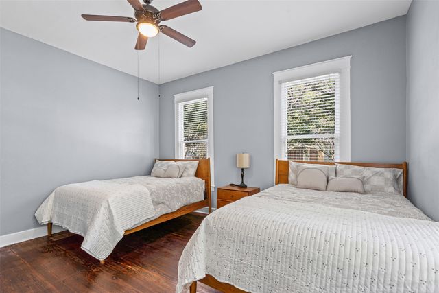 301 S Edgefield Avenue, Dallas, TX 75208