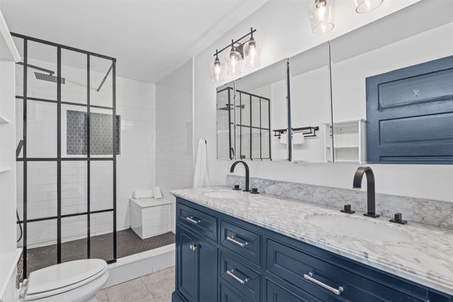 301 S Edgefield Avenue, Dallas, TX 75208