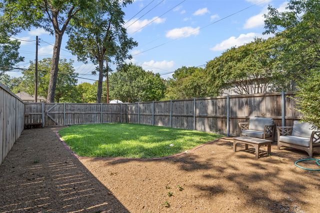 301 S Edgefield Avenue, Dallas, TX 75208
