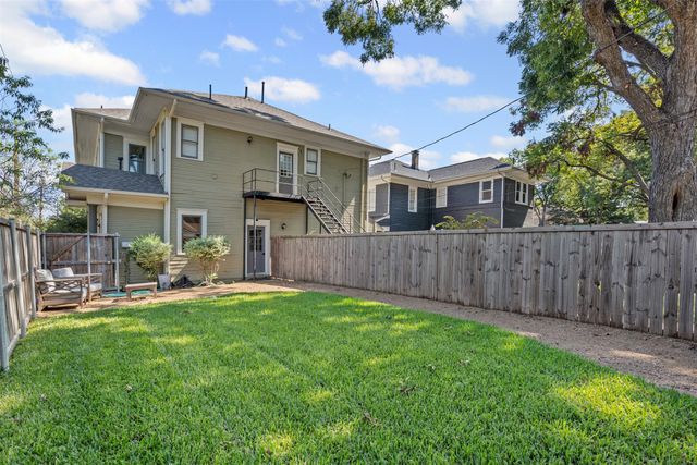 301 S Edgefield Avenue, Dallas, TX 75208