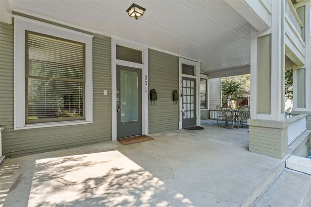 301 S Edgefield Avenue, Dallas, TX 75208