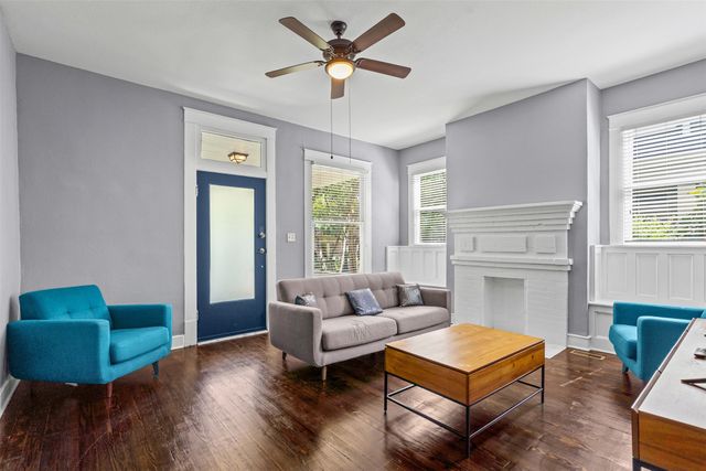 301 S Edgefield Avenue, Dallas, TX 75208
