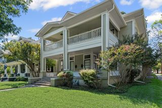 301 S Edgefield Avenue, Dallas, TX 75208