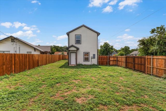 3101 Clinton Avenue, Fort Worth, TX 76106
