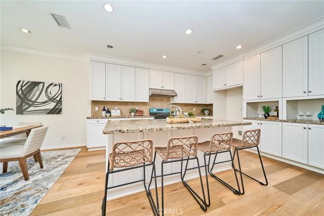 121 Baritone, Irvine, CA 92620