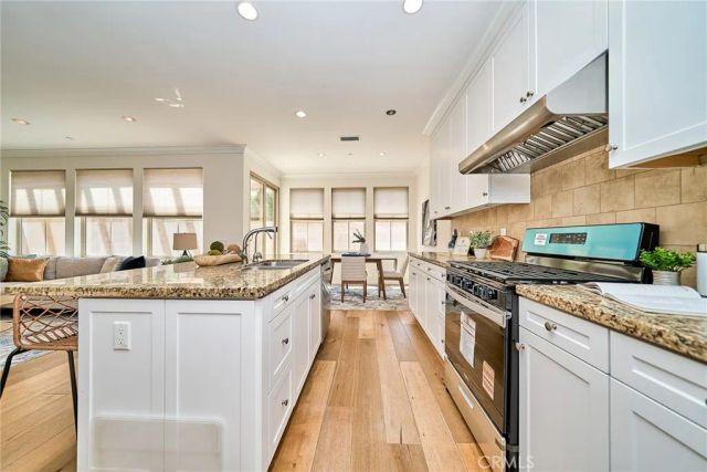121 Baritone, Irvine, CA 92620