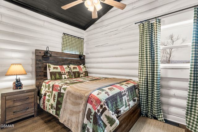 1065 Shell Mountain Road, Sevierville, TN 37876