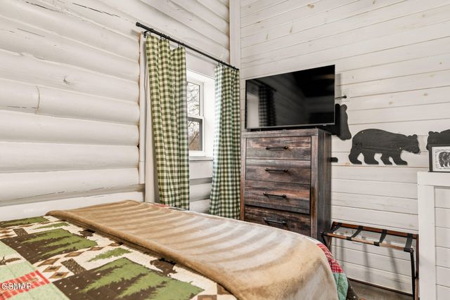 1065 Shell Mountain Road, Sevierville, TN 37876