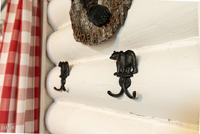 1065 Shell Mountain Road, Sevierville, TN 37876