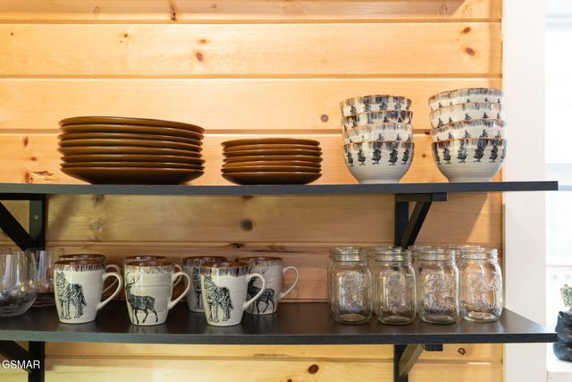 1065 Shell Mountain Road, Sevierville, TN 37876