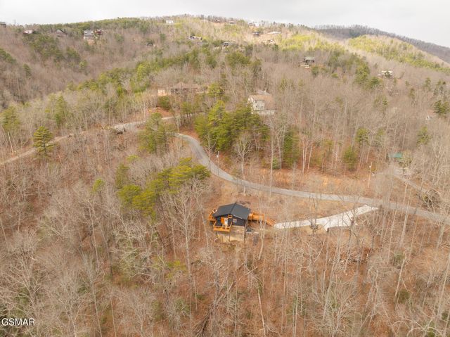 1065 Shell Mountain Road, Sevierville, TN 37876