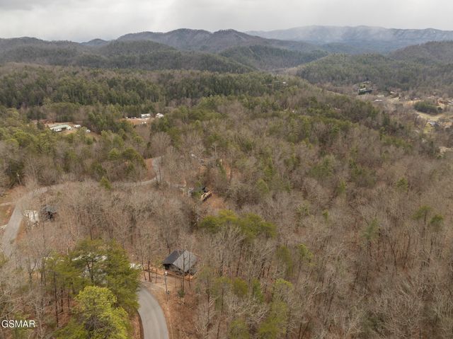 1065 Shell Mountain Road, Sevierville, TN 37876