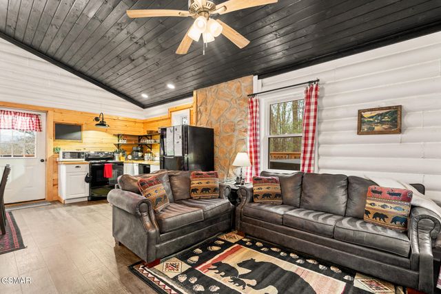 1065 Shell Mountain Road, Sevierville, TN 37876