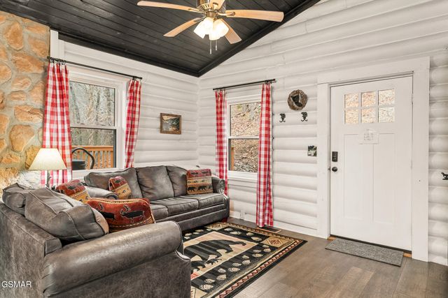 1065 Shell Mountain Road, Sevierville, TN 37876