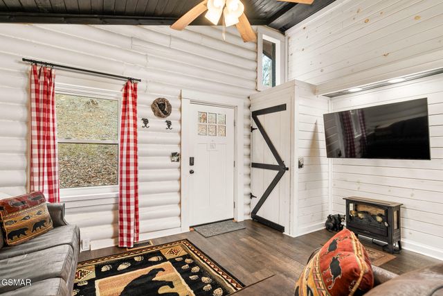 1065 Shell Mountain Road, Sevierville, TN 37876