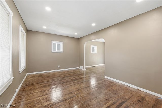 8005 Vineyard Avenue, Cleveland, OH 44105