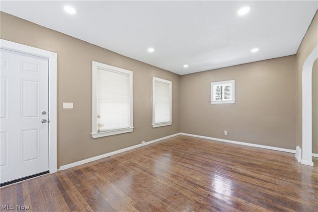 8005 Vineyard Avenue, Cleveland, OH 44105