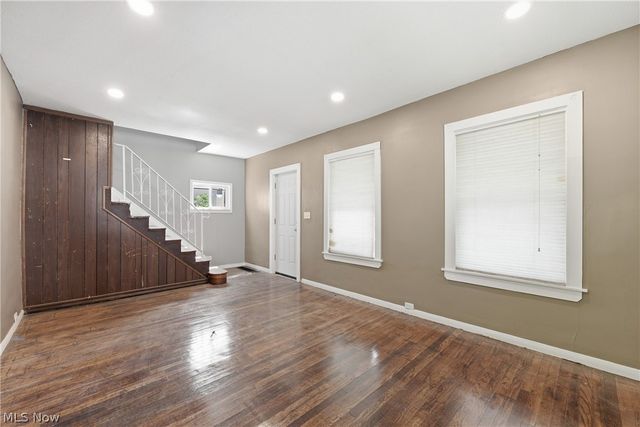 8005 Vineyard Avenue, Cleveland, OH 44105