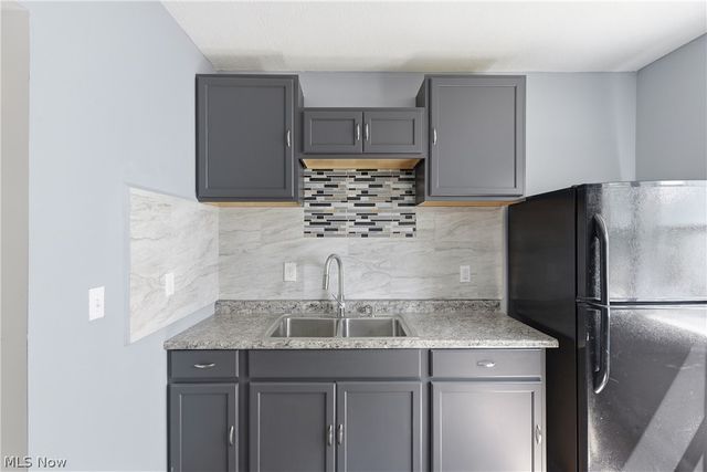 8005 Vineyard Avenue, Cleveland, OH 44105