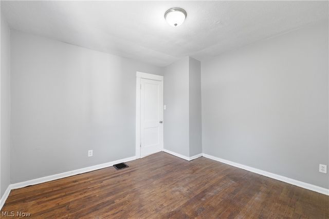 8005 Vineyard Avenue, Cleveland, OH 44105
