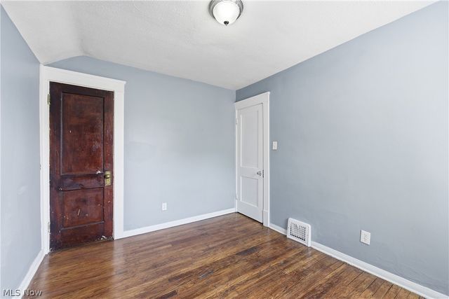 8005 Vineyard Avenue, Cleveland, OH 44105