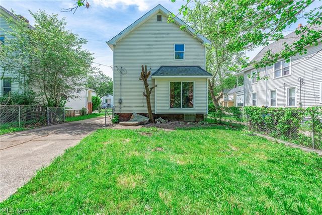 8005 Vineyard Avenue, Cleveland, OH 44105