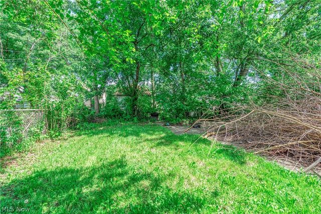 8005 Vineyard Avenue, Cleveland, OH 44105